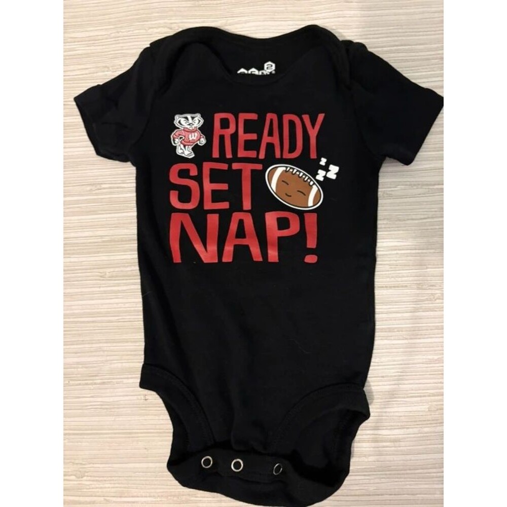 Wisconsin badgers infant bodysuit 0-3 months